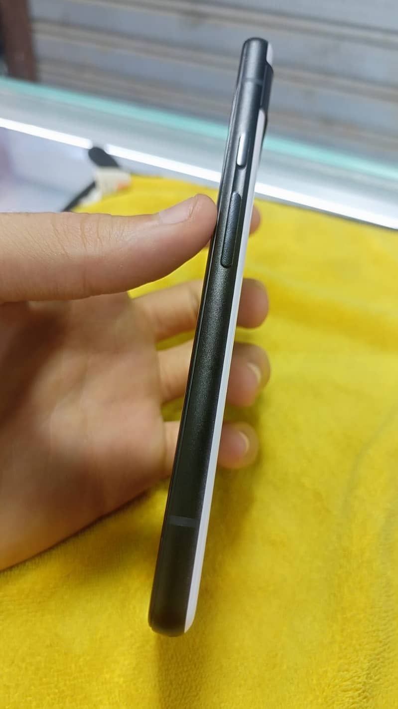 Google Pixel 6a 1