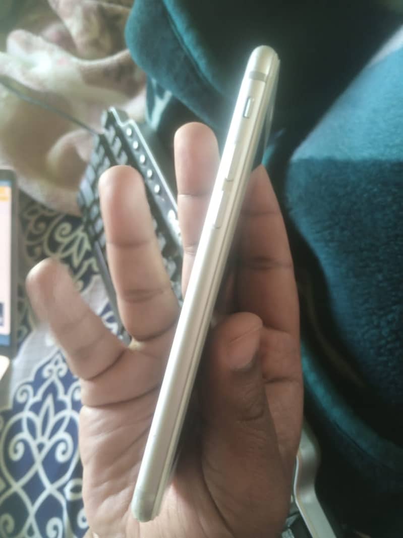Apple iPhone 6S 2