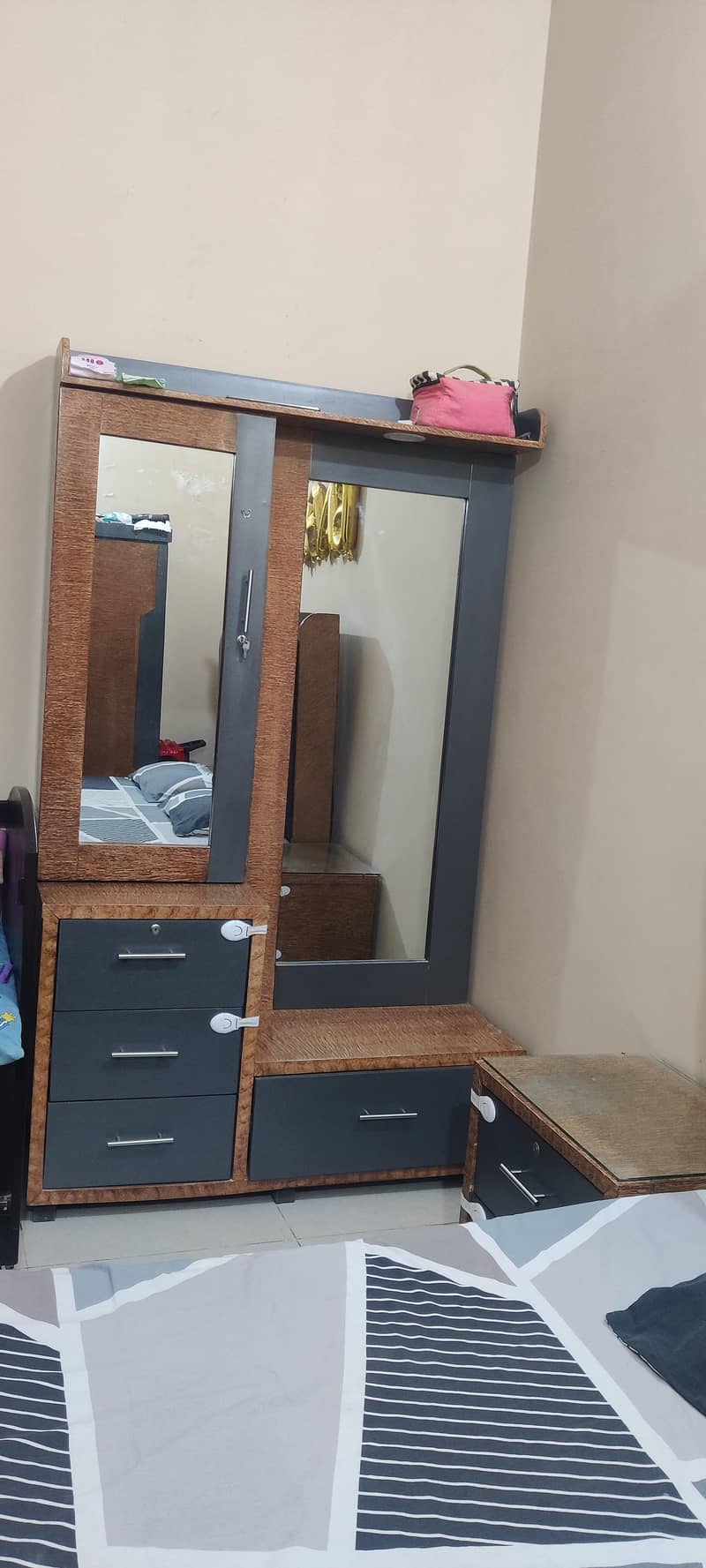 Bed wardrobe dressing table side tables 6