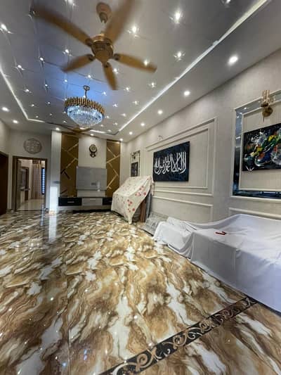 10 Marla house for sale barnd new house good location faceing Park