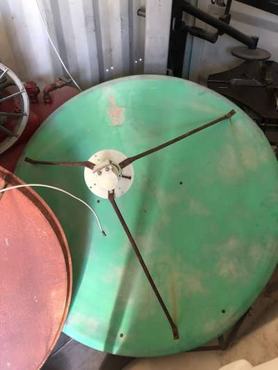 Dish antenna seeting