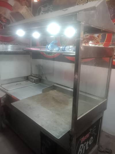 burger shawarma counter