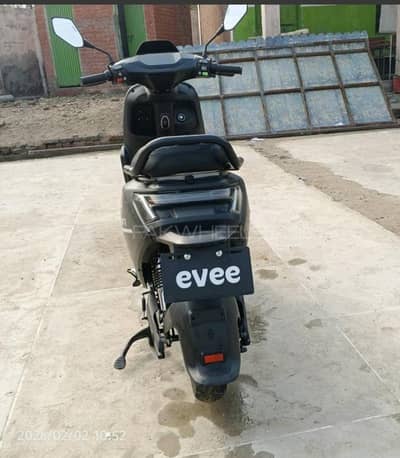 Evee S1 Model like Brand New Full Quoted Scooty Available 10/10Conditn