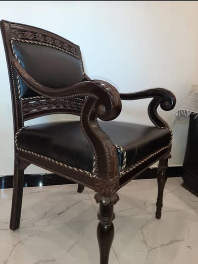 Elite Class Furniture at Throw away price