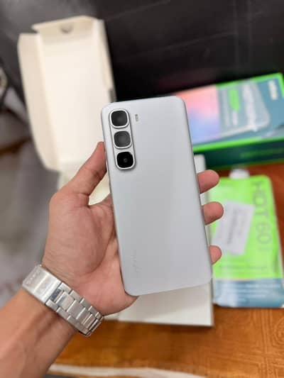 Infinix Hot 60 Pro+ 16/256 Under Warranty Full 10/10