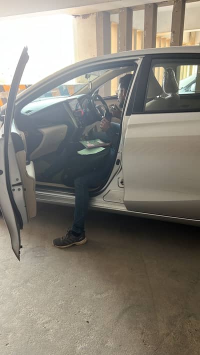 Toyota Yaris GLI auto