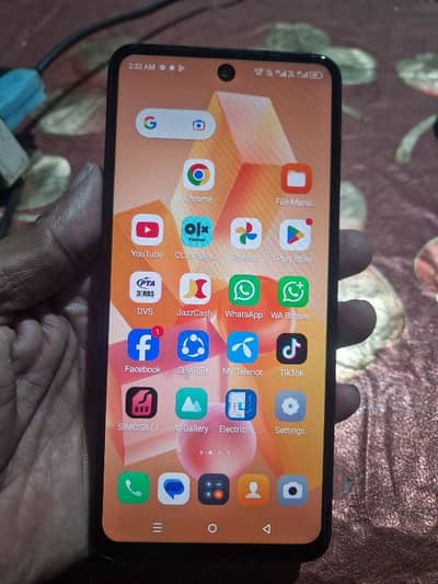 infinix hot 40i (8/256) with box