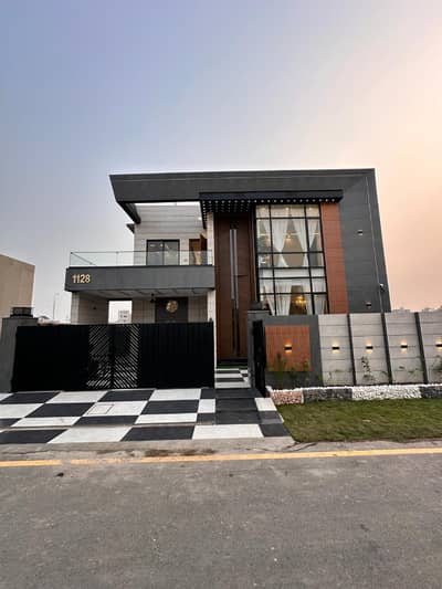 10 Marla Luxury House For Sale In ParkView City, Lahore
