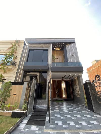 **5 Marla Corner Luxury House For Sale In Park View City, Lahore. **