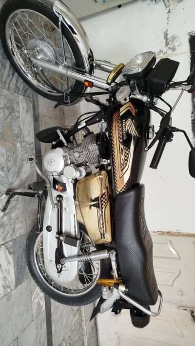 Honda CG125S Gold Edition