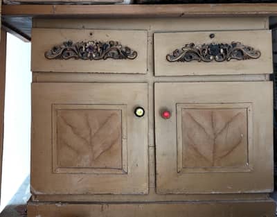 Istari stand or Table