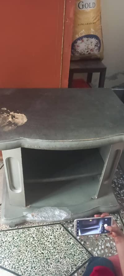 Sony WEGA Original CRT TV with Trolley – Excellent Condition