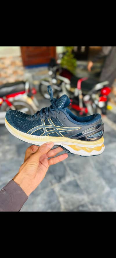 jogar shoes available