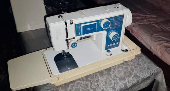 IMPORT VERSION SEWING MACHINE AUTOMATIC WITH ALL accessories BOX MADE