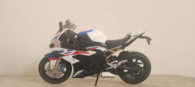 BMW S1000RR Die cast 1:9 scale