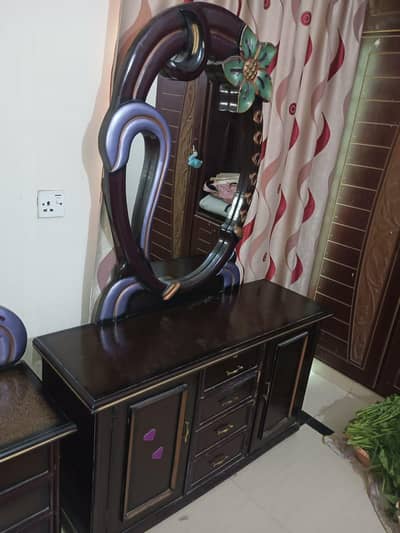 Dresser for Sale – Excellent Condition- Full wodden - New condition