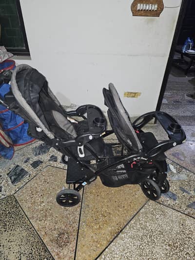 twin stroller pram sit & stand brand come from uk use only 3 to 4 time