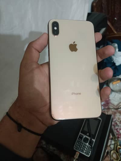 iphone xs max / Gold color