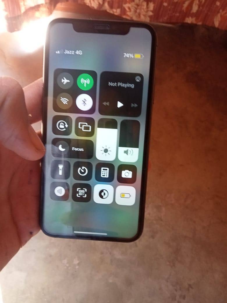 iphone X exchange offer available with an model 1