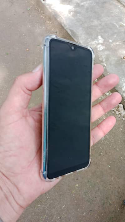 vivo 1823 2Gb 32 bilkul ok phone ha  03209419919