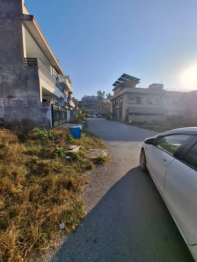 3 Marla Plot For Sale In CBR C Block Street 32 ( Triangle Shape Plot )