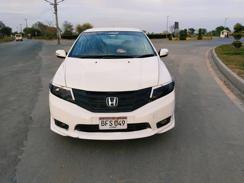 پیسے کے 2016 ماڈر نیٹ اینڈ کلین میں بلیک کلر پاس کرتے ہیں 1