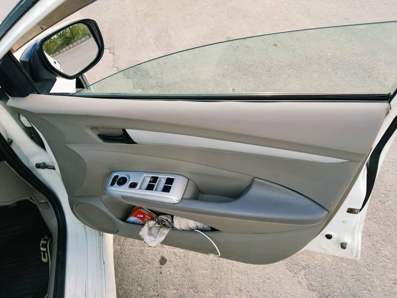 پیسے کے 2016 ماڈر نیٹ اینڈ کلین میں بلیک کلر پاس کرتے ہیں 6