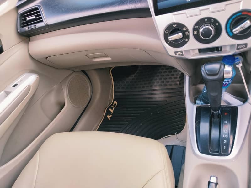 پیسے کے 2016 ماڈر نیٹ اینڈ کلین میں بلیک کلر پاس کرتے ہیں 10