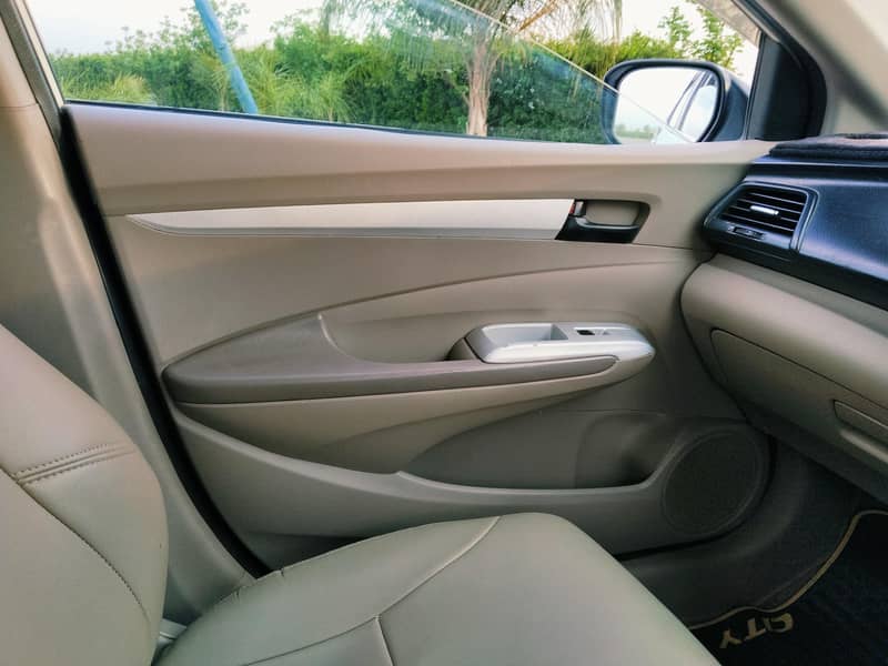 پیسے کے 2016 ماڈر نیٹ اینڈ کلین میں بلیک کلر پاس کرتے ہیں 11