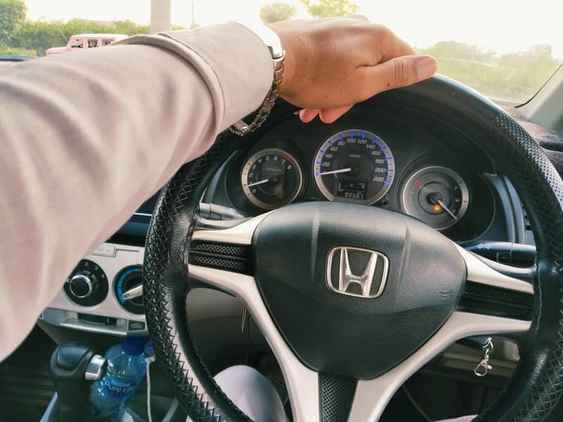 پیسے کے 2016 ماڈر نیٹ اینڈ کلین میں بلیک کلر پاس کرتے ہیں 12