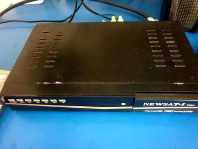 NeoSat dish receiver with 2 dishes and 3 lmbs