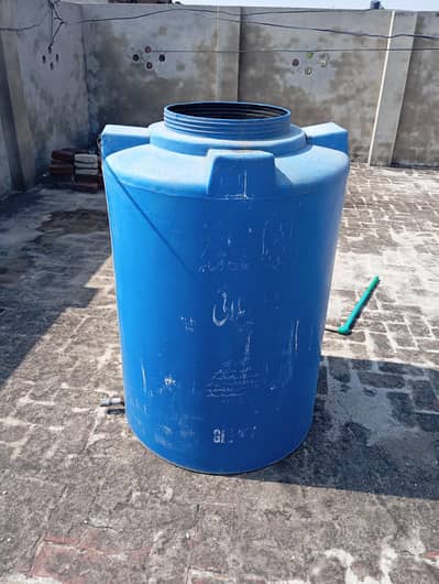 Adam gee water Tanki 200 Gallon