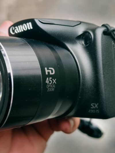 Canon (Zoom Beast) Powershot sx430is - Canon EF 85mm f1.8 USM