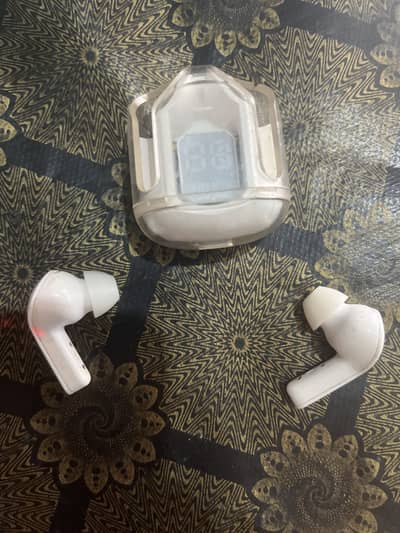 TWS wireless Airpods with charger