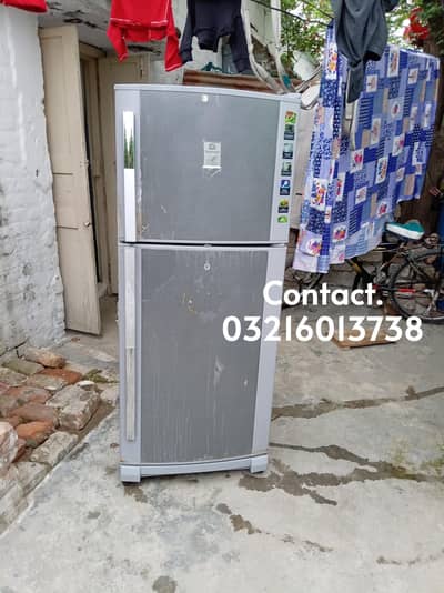 Dawlance Frig Medium size.