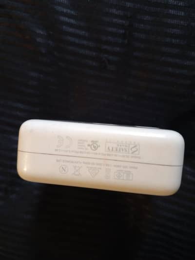 "Apple 61W USB-C Power Adapter (Original)"۔