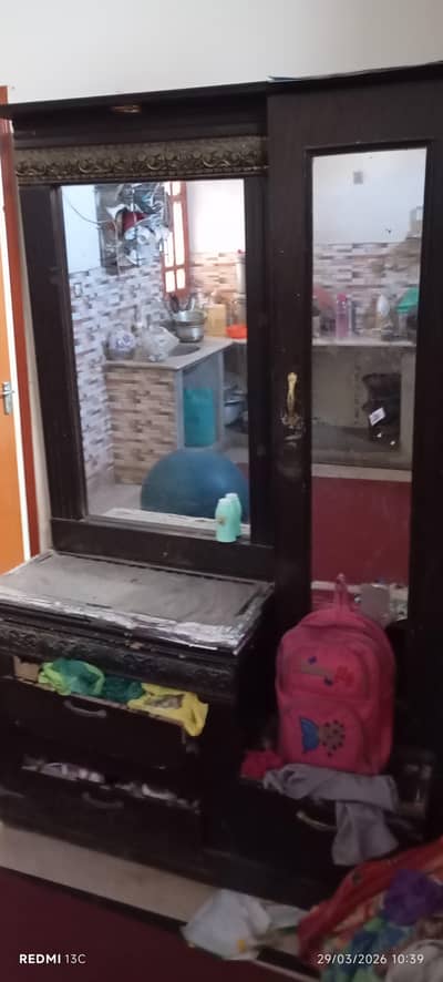 used dressing with mirror