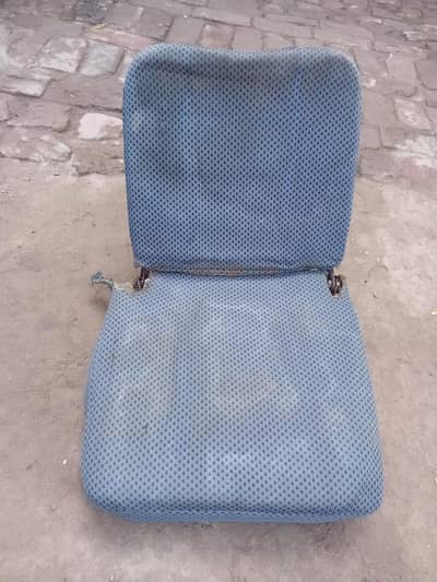 گاڑی کی بچہ سیٹ برائے فروخت ہے