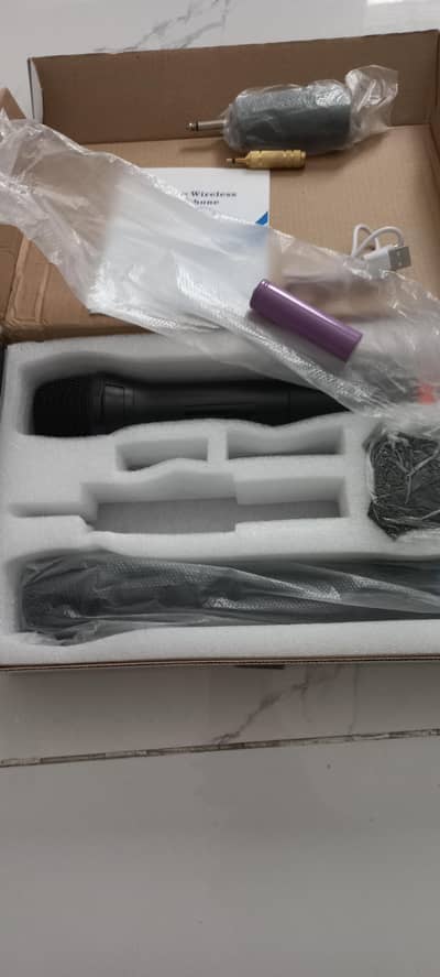 Dynamic cordless mics for sale