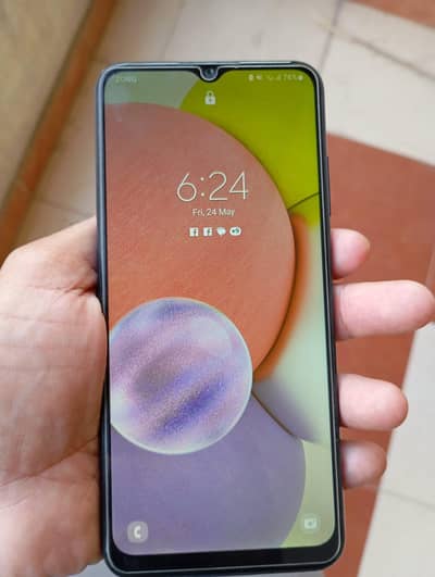 Samsung mobile in excellent condition is up for sale