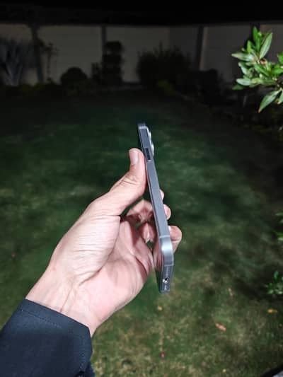 Complete box 96% battery health physical dual