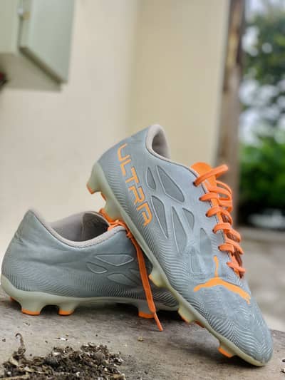 Puma Ultra Football Cleats / Shoes Uk 7