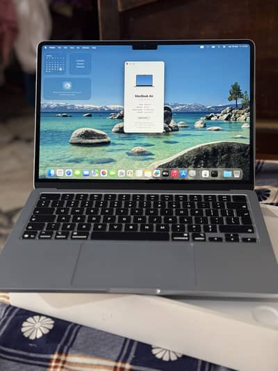 MacBook Air M4 13”16/1tb only 4cycles used with Apple care plus