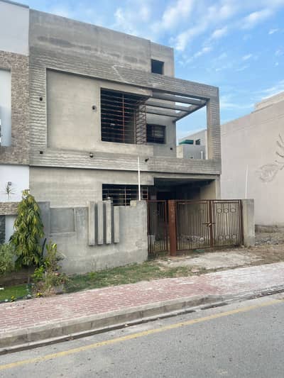 5 Marla Near To Park Grey Structure At A Very Prime Location Of Jinnah Block Bahria Town, Lahore