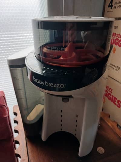 Baby formula maker