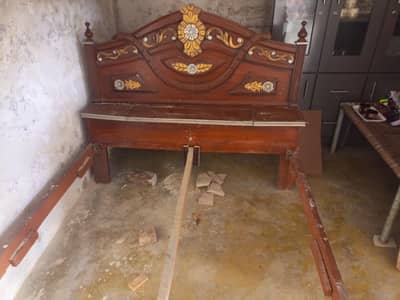 Bed for sell size 5.5 full size in