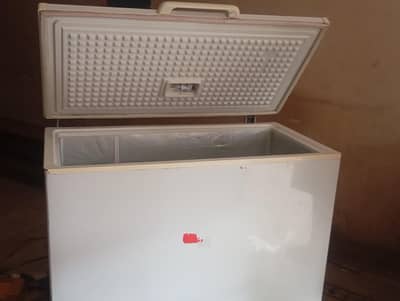 single door deepfreezar for sale .