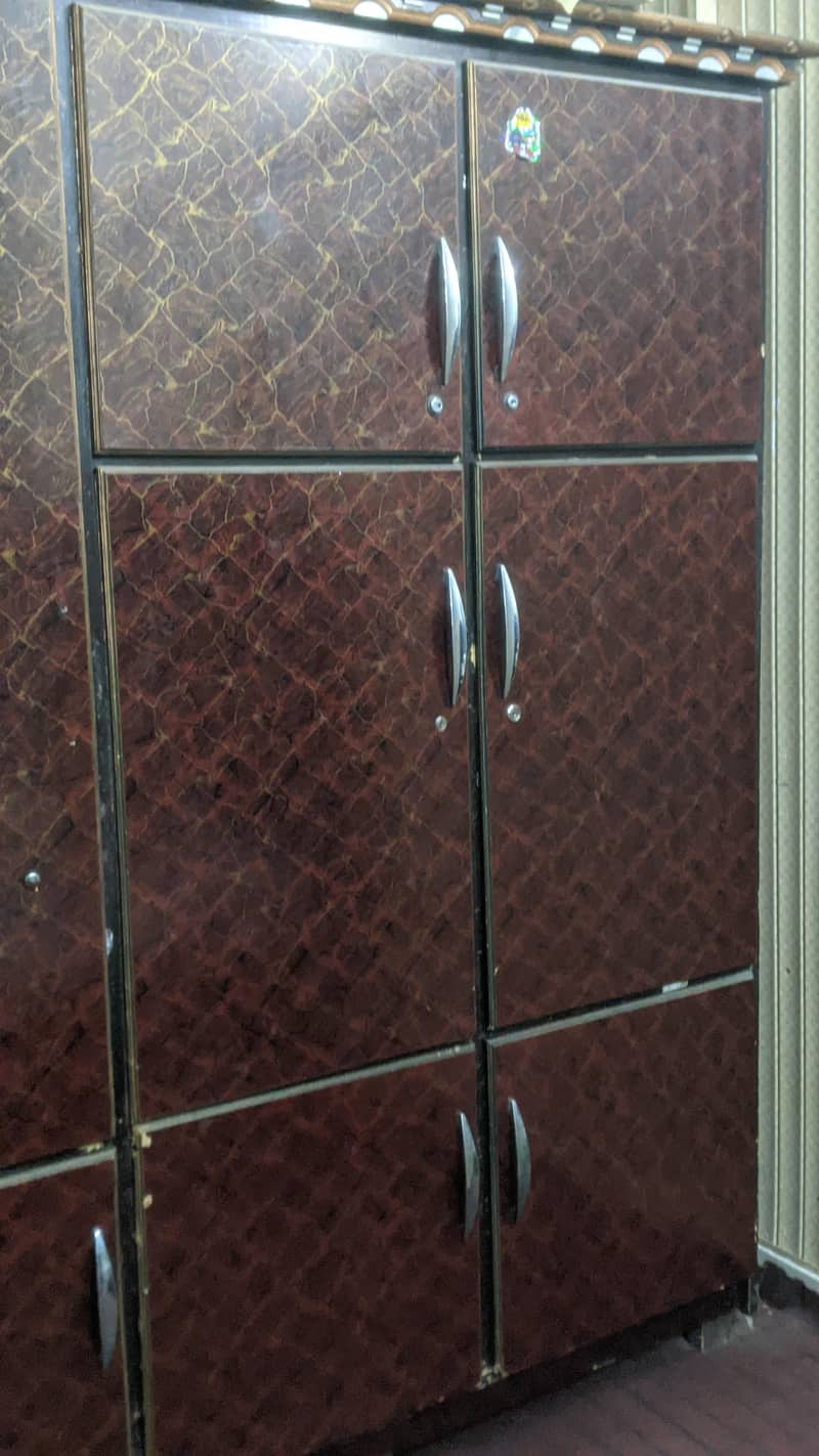 Cabinet 1