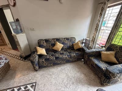 excellent condtion sofa very good quality
