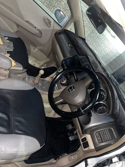 Honda City read description